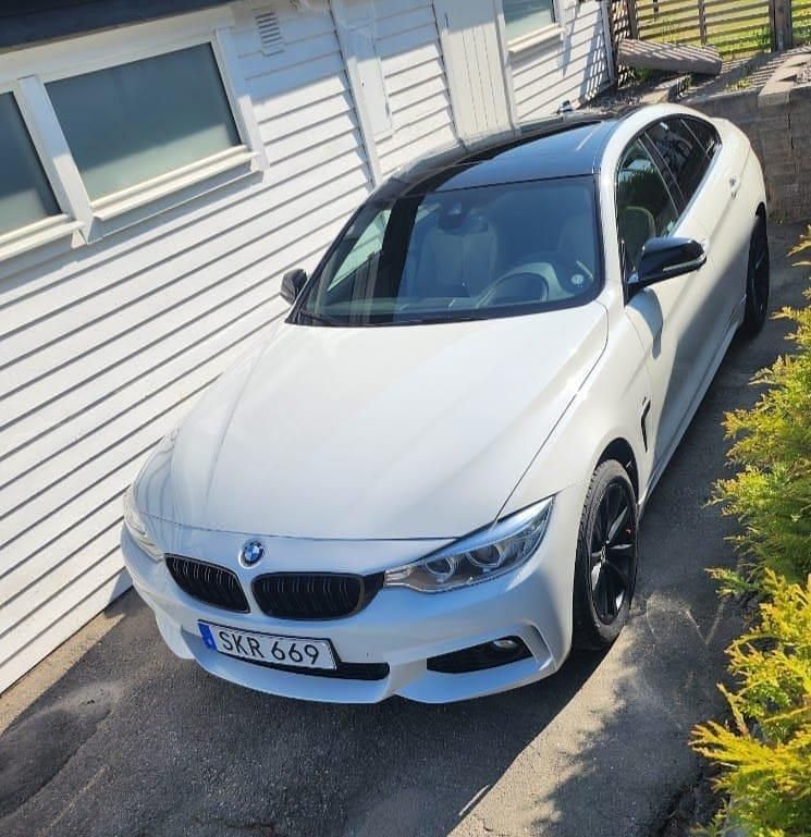 Vit Begagnad 2017 BMW 420 M Sport Halvkombi | 245 000 kr - Bild 1/4