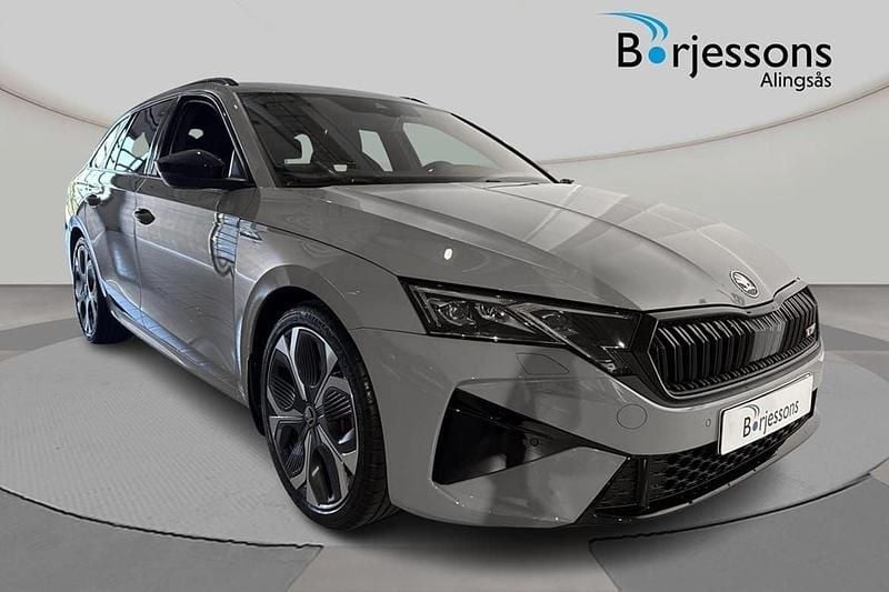 Grå Ny 2025 Skoda Octavia RS Kombi | 492 300 kr - Bild 1/4