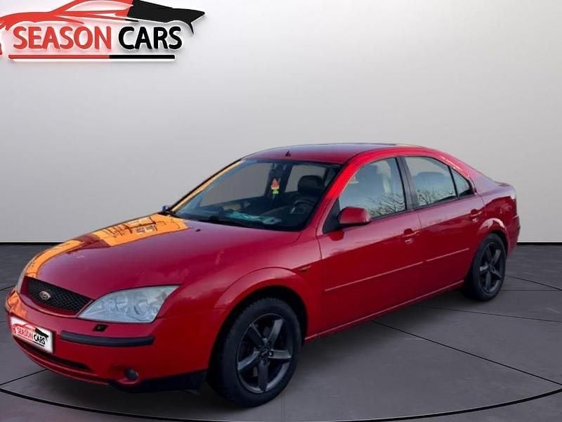 Begagnad Ford Mondeo 146 HK (107 kW) 2002 Röd Halvkombi