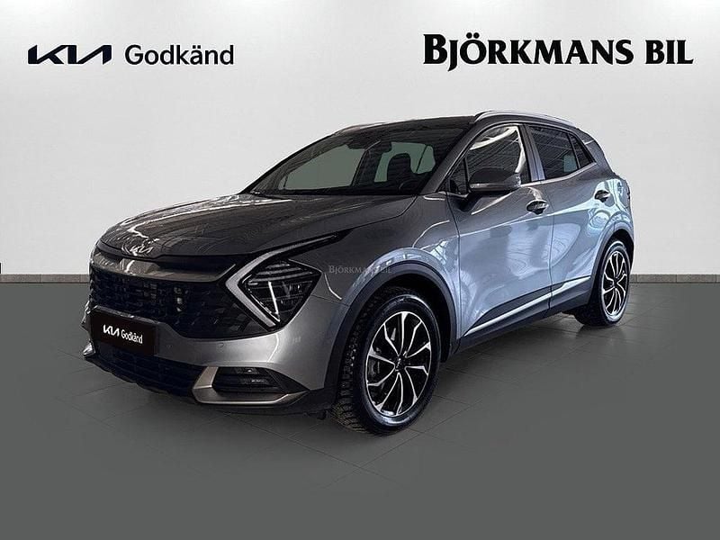 Grå (/css/ lunar silver m) Begagnad 2022 Kia Sportage Advance SUV | 389 000 kr (Marknadspris) - Bild 1/4