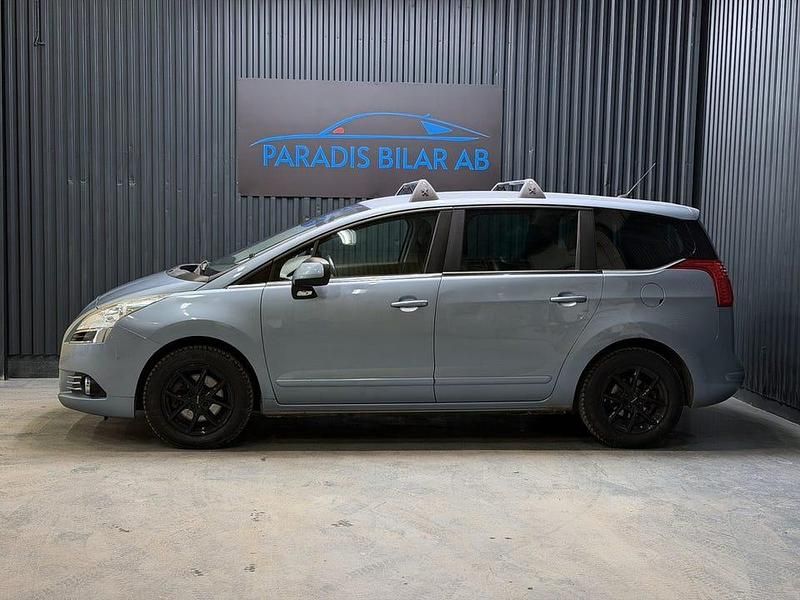 Begagnad Peugeot 5008 156 HK (114 kW) 2009 Ljusblå Minibuss