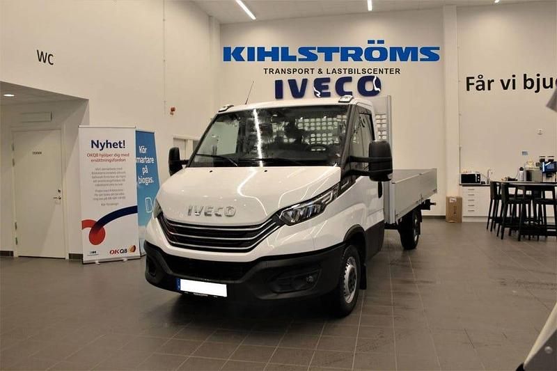 Vit Begagnad 2024 Iveco Daily Van | 681 250 kr - Bild 1/4
