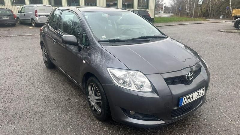 Begagnad 2007 Toyota Auris Halvkombi | 45 000 kr (Marknadspris) - Bild 1/4