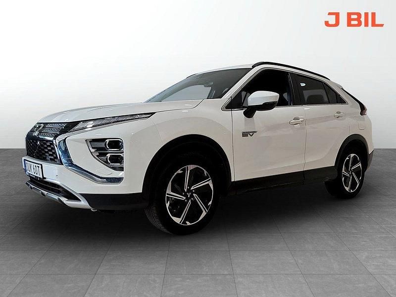 Vit Begagnad 2021 Mitsubishi Eclipse Cross SUV | 329 900 kr (Lite dyr) - Bild 1/4