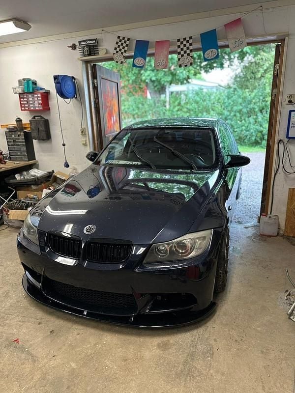 Begagnad BMW 330 258 HK (189 kW) 2005 Sedan