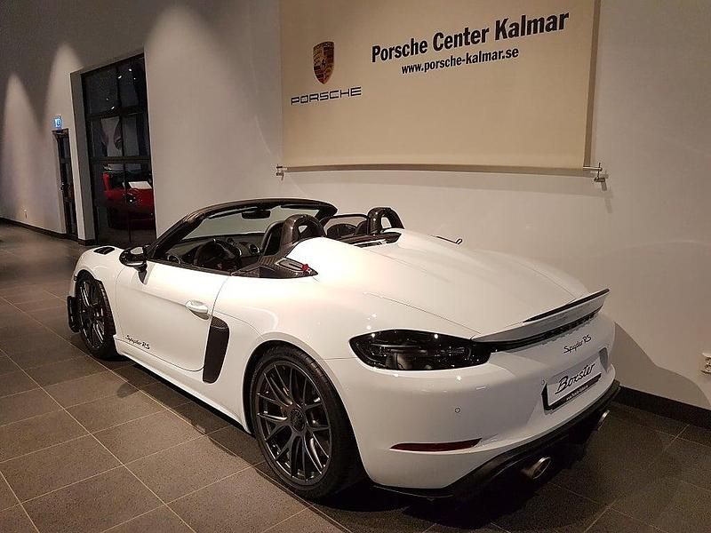Begagnad Porsche 718 Spyder 500 HK (367 kW) 2024 Vit Cab