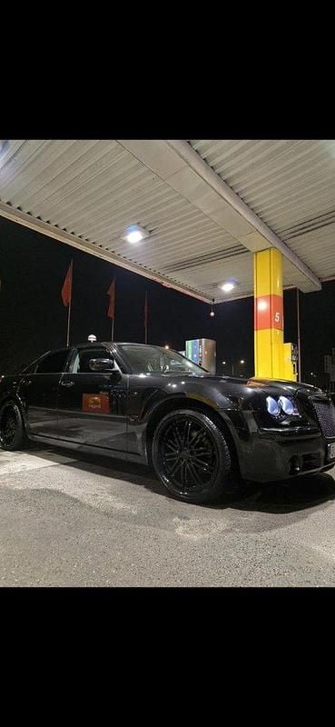 Svart Begagnad 2007 Chrysler 300C Sedan | 59 000 kr (Marknadspris) - Bild 1/4