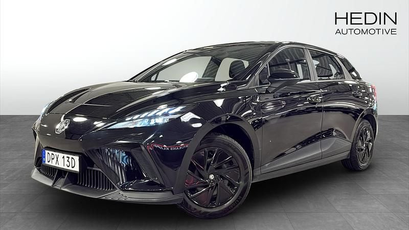Svart (black) Begagnad 2023 MG MG4 EV Halvkombi | 259 900 kr (Marknadspris) - Bild 1/4