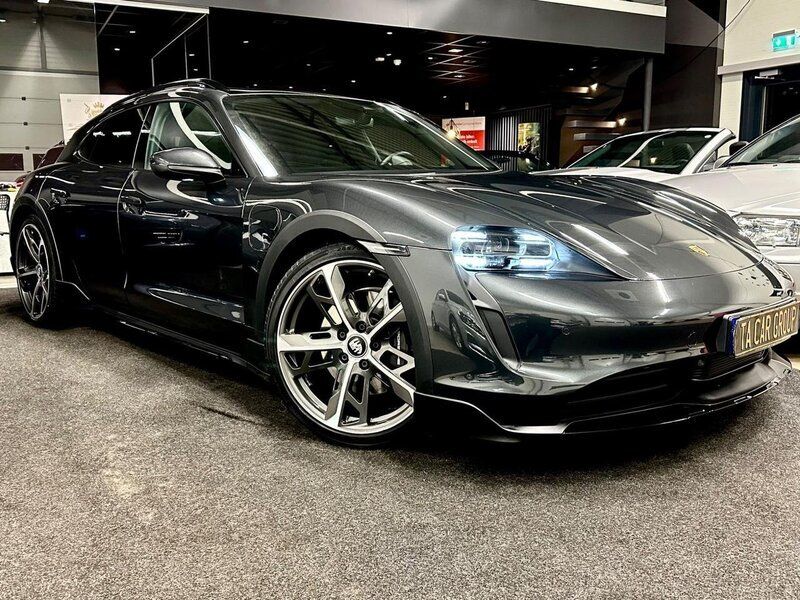 Begagnad Porsche Taycan 350 kW (476 HK) 2021 Mörkgrå Sedan