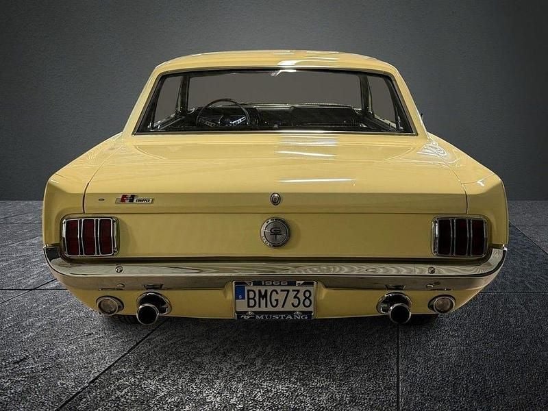 Begagnad Ford Mustang GT 228 HK (167 kW) 1966 Gul Sedan