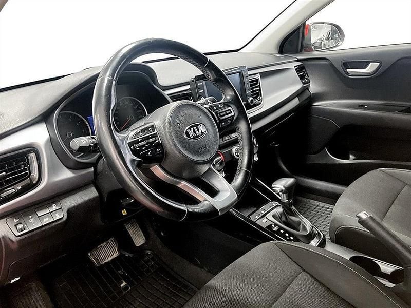 Begagnad Kia Rio 99 HK (72 kW) 2017 Röd Halvkombi