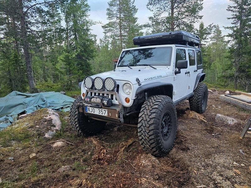 Vit Begagnad 2013 Jeep Wrangler Rubicon SUV | 370 000 kr - Bild 1/4