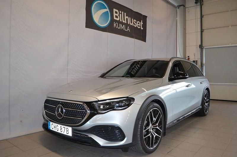 Silver Begagnad 2024 Mercedes E300 Kombi | 729 000 kr - Bild 1/4