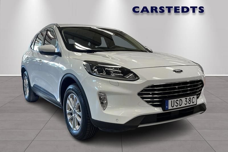 Vit Begagnad 2022 Ford Kuga Titanium SUV | 279 800 kr (Marknadspris) - Bild 1/4