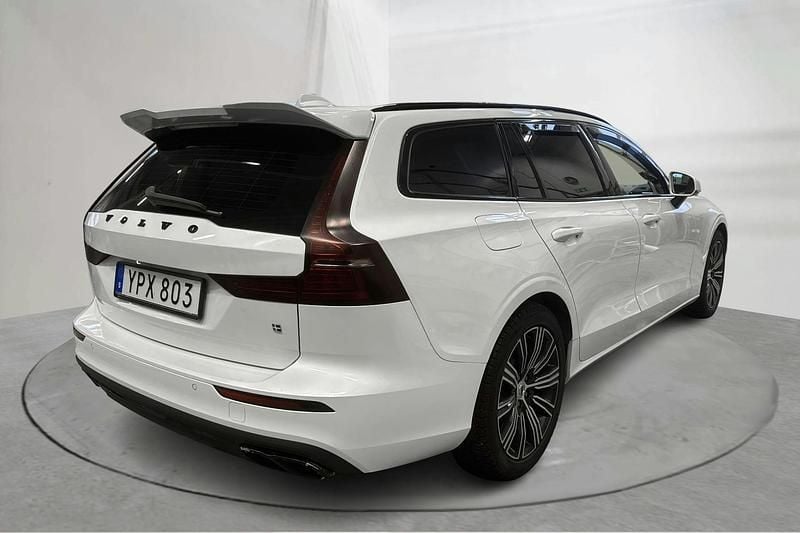 Begagnad Volvo V60 Inscription 310 HK (228 kW) 2019 Vit Kombi