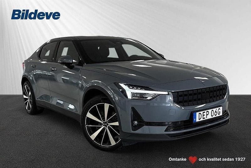 Grå Begagnad 2022 Polestar 2 Plus Sedan | 349 900 kr (Superpris) - Bild 1/4