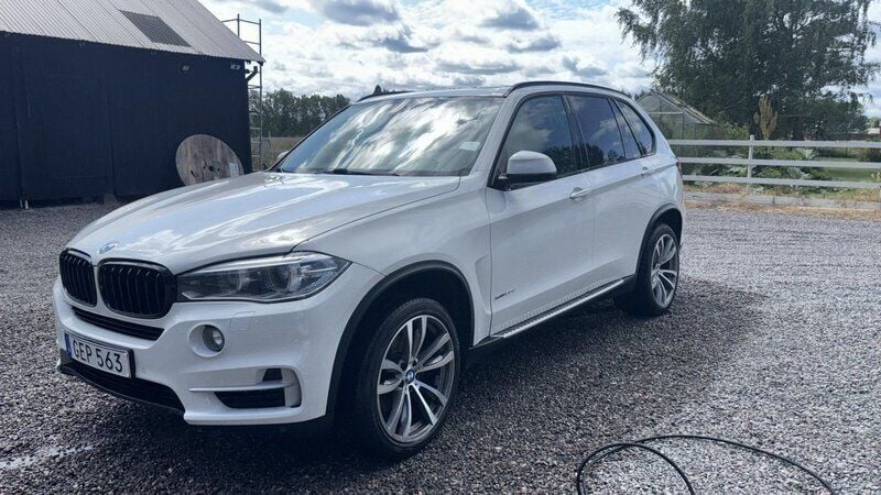 Vit Begagnad 2014 BMW X5 SUV | 239 500 kr (Superpris) - Bild 1/4