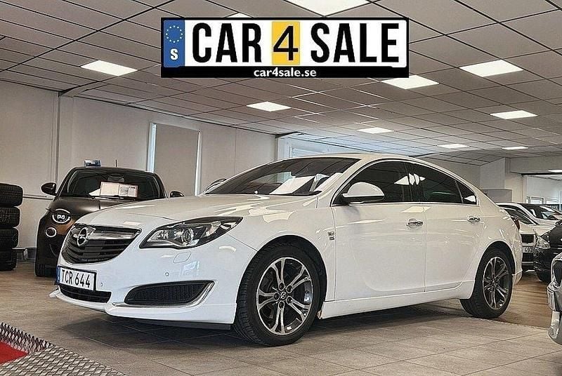 Vit Begagnad 2015 Opel Insignia OPC Halvkombi | 139 900 kr (Dyr) - Bild 1/4