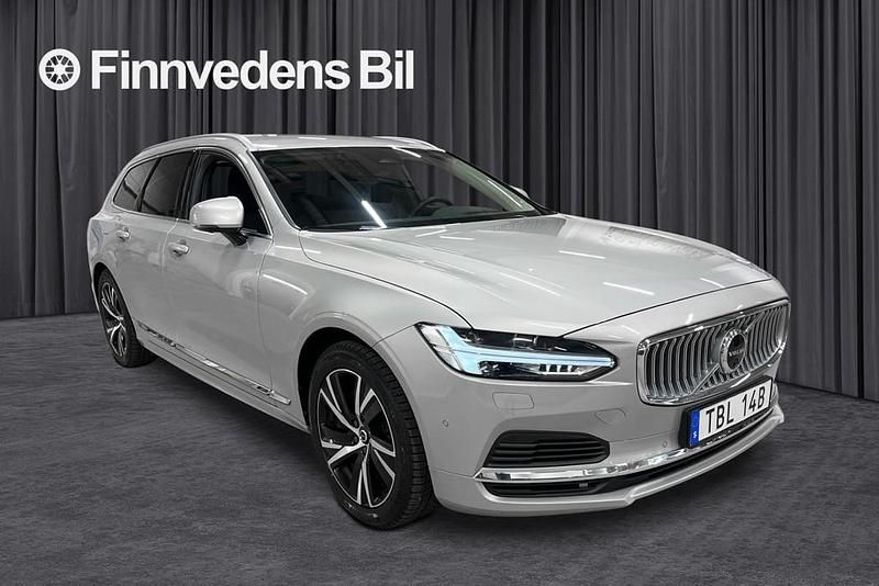 Begagnad Volvo V90 Core 253 HK (186 kW) 2023 Silver Kombi