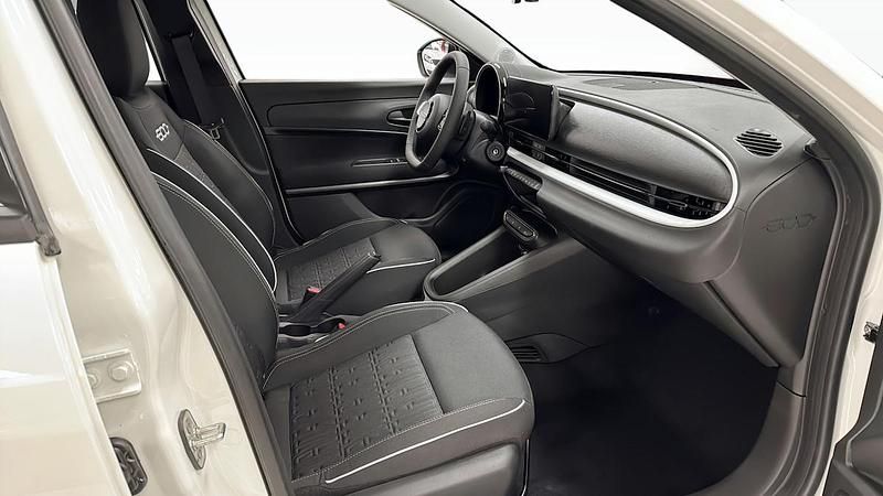 Begagnad Fiat 600 Pop 101 HK (74 kW) 2023 Vit SUV