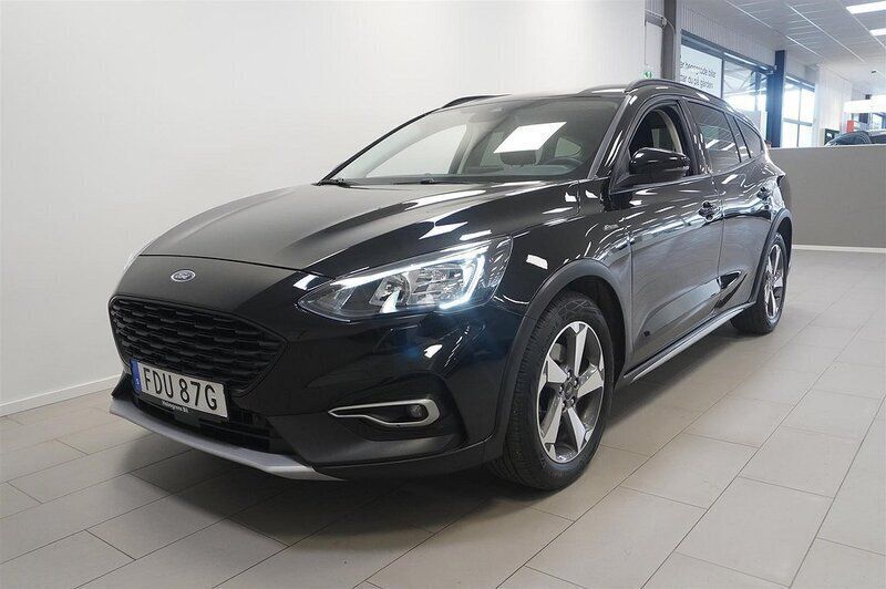 Svart Begagnad 2021 Ford Focus Active Kombi | 199 800 kr (Marknadspris) - Bild 1/4