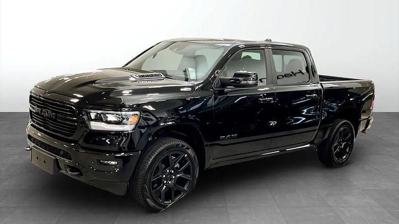 Svart Ny 2024 RAM 1500 Pickup | 879 900 kr - Bild 1/4