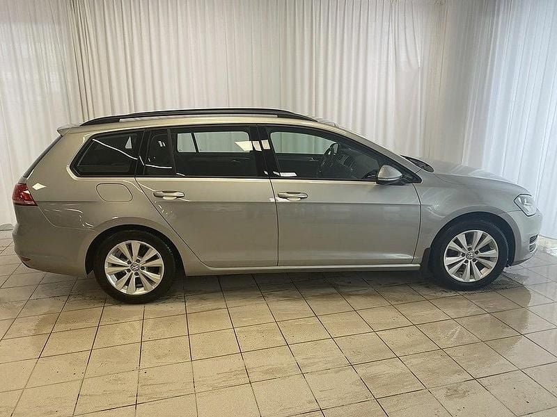 Begagnad VW Golf VII 105 HK (77 kW) 2015 Tungsten silver metallic Kombi