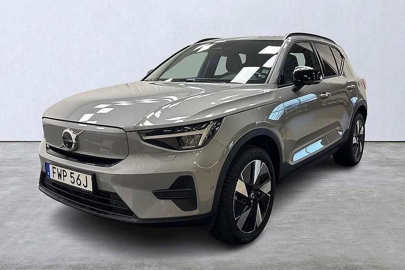Grå Begagnad 2024 Volvo EX40 Core SUV | 449 900 kr (Superpris) - Bild 1/4