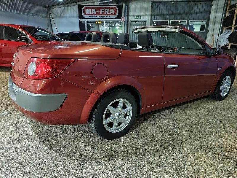 Begagnad Renault Mégane Cabriolet 112 HK (82 kW) 2005 Röd Cab