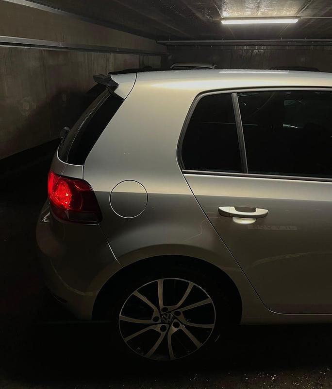 Begagnad VW Golf VI 105 HK (77 kW) 2011 Halvkombi