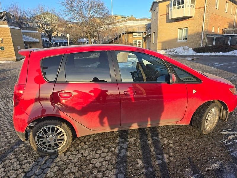 Begagnad Mitsubishi Colt 95 HK (69 kW) 2011 Halvkombi