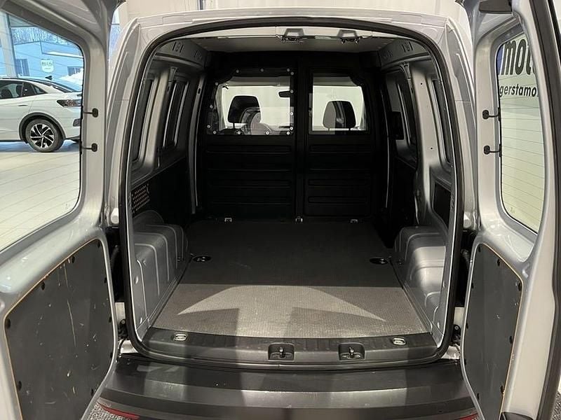 Begagnad VW Caddy S 103 HK (75 kW) 2019 Silver Minibuss