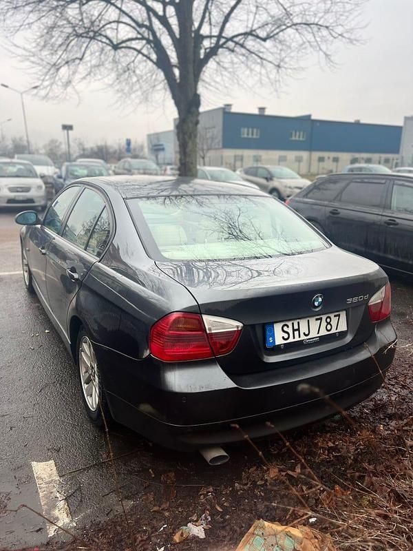 Begagnad BMW 320 163 HK (119 kW) 2007 Sedan