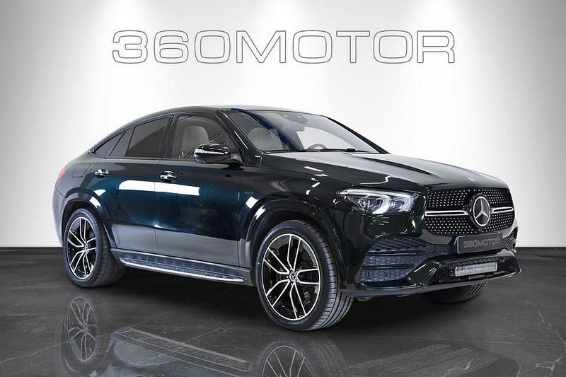 Grön Begagnad 2021 Mercedes GLE350 AMG Sportkupé | 699 900 kr - Bild 1/4