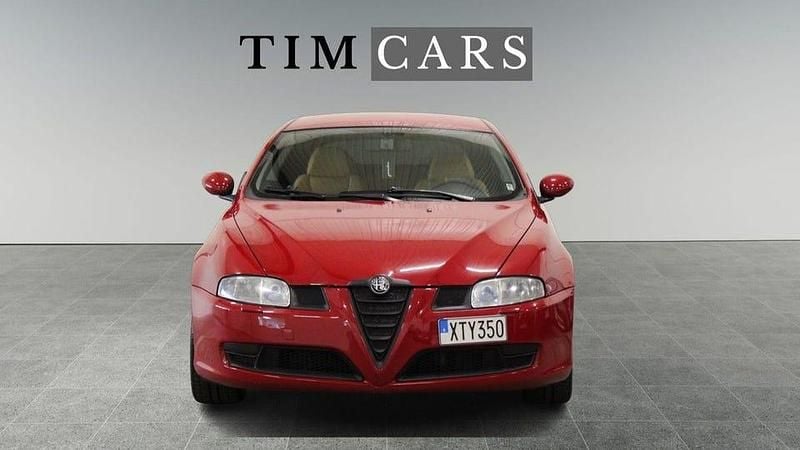 Begagnad Alfa Romeo GT Distinctive 166 HK (122 kW) 2006 Röd Sportkupé
