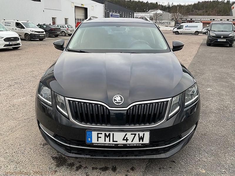 Begagnad Skoda Octavia G-TEC 131 HK (96 kW) 2019 Svart Kombi