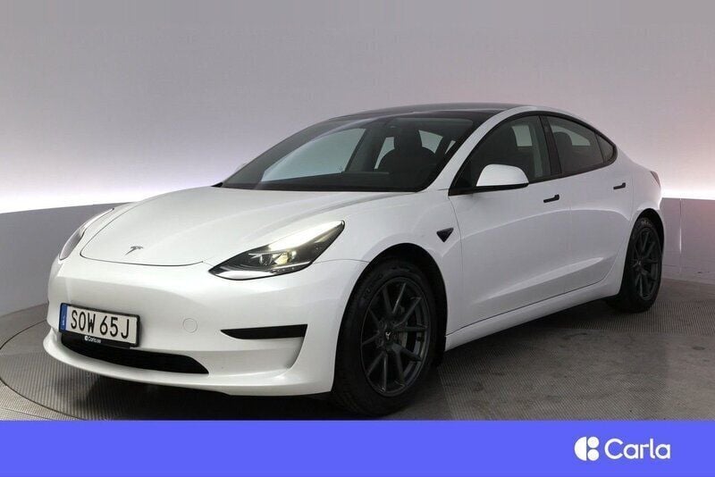 Vit Begagnad 2021 Tesla Model 3 Standard Range Plus Sedan | 240 900 kr (Bra pris) - Bild 1/4