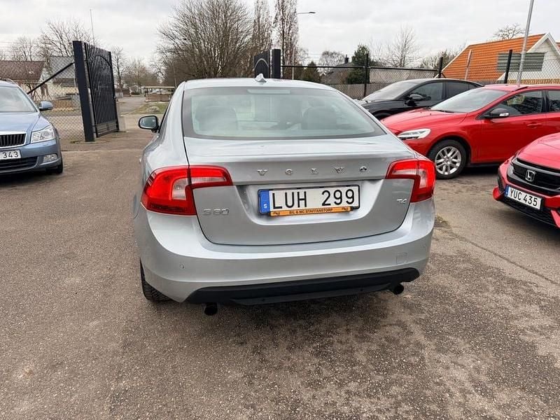 Begagnad Volvo S60 Summum 180 HK (132 kW) 2011 Silver Sedan