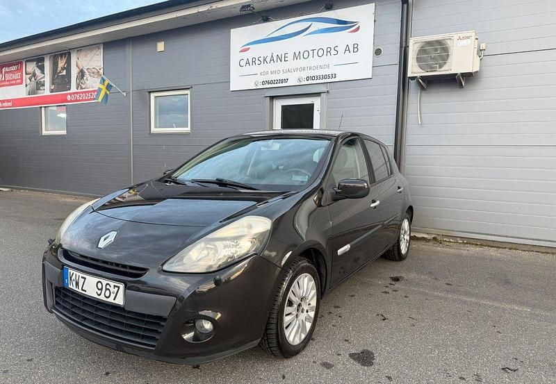 Svart Begagnad 2010 Renault Clio R.S. Halvkombi | 39 999 kr (Marknadspris) - Bild 1/4