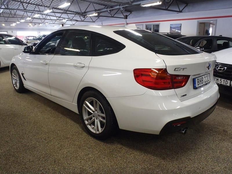 Begagnad BMW 320 Gran Turismo M Sport 184 HK (135 kW) 2014 Vit Kombi