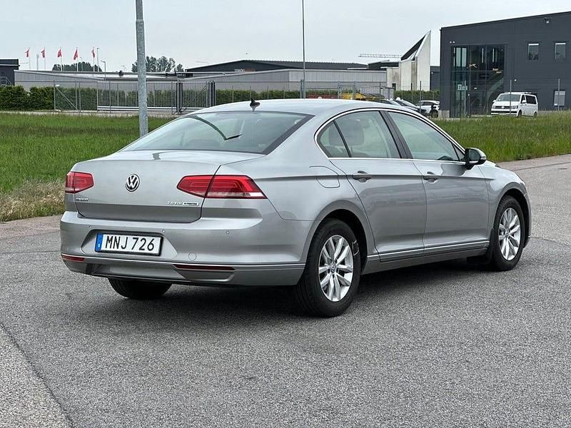 Begagnad VW Passat 150 HK (110 kW) 2016 Silver Sedan
