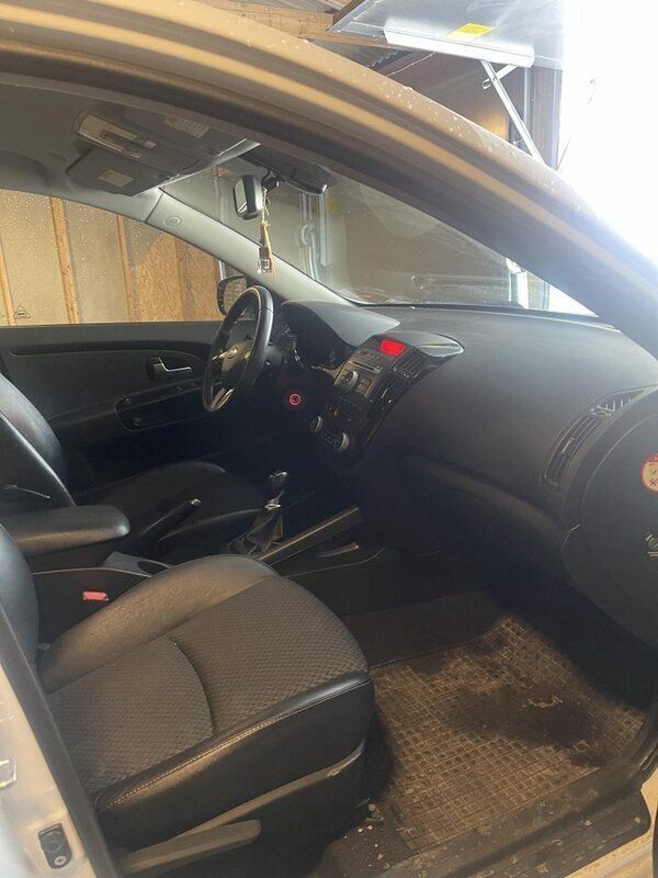 Vit Begagnad 2012 Kia Ceed Sportswagon Kombi | 55 000 kr (Superpris) - Bild 1/4