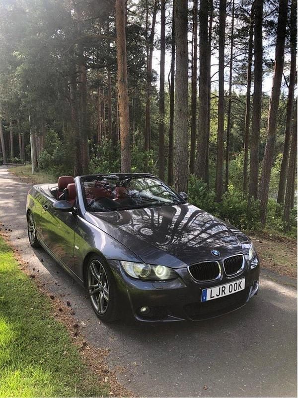 Grå Begagnad 2007 BMW 330 Cabriolet M Sport Cab | 110 000 kr - Bild 1/4