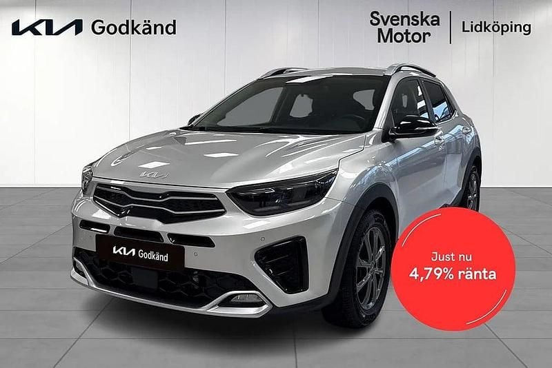Grå Begagnad 2024 Kia Stonic GT-Line SUV | 259 200 kr (Marknadspris) - Bild 1/4