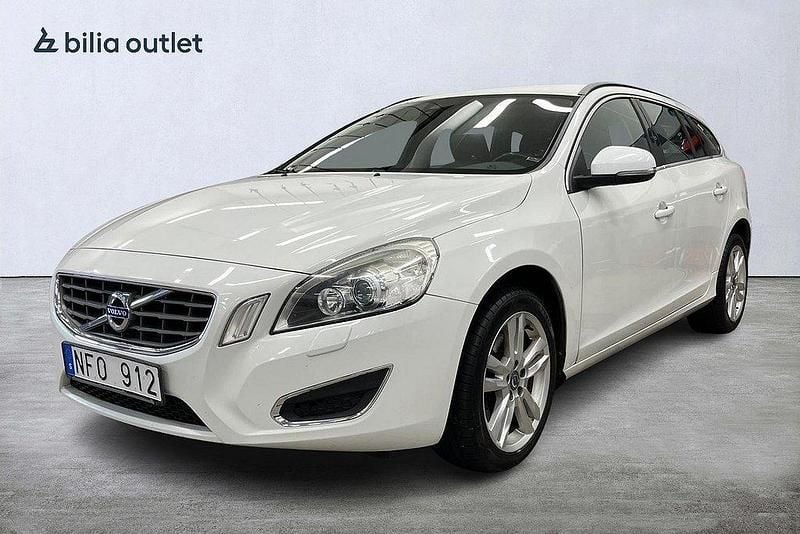 Vit Begagnad 2012 Volvo V60 Momentum Kombi | 119 900 kr (Marknadspris) - Bild 1/3
