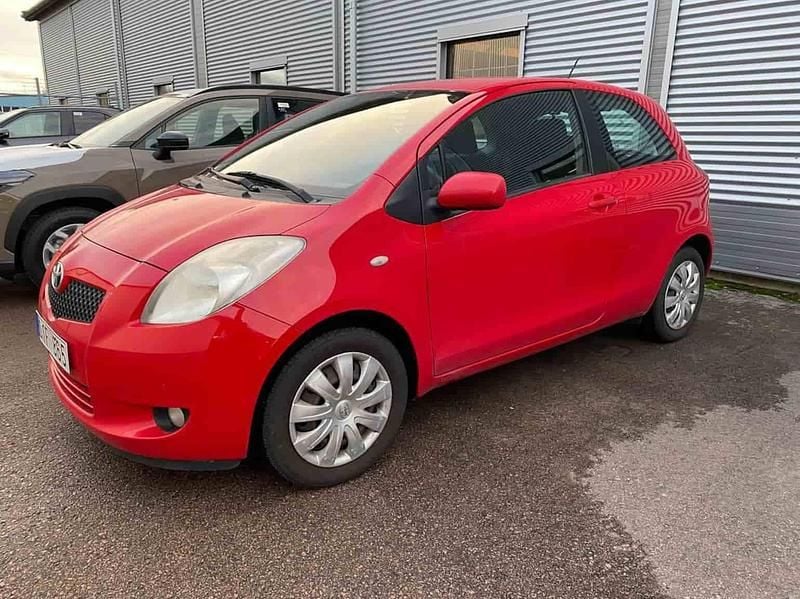 Röd Begagnad 2008 Toyota Yaris Halvkombi | 59 900 kr - Bild 1/1