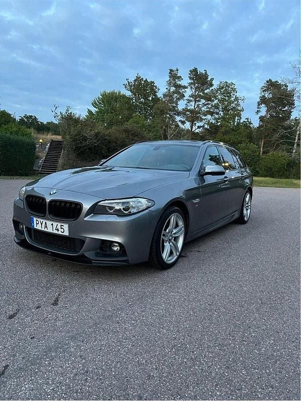 Grå Begagnad 2016 BMW 520 M Sport Kombi | 195 000 kr (Lite dyr) - Bild 1/4