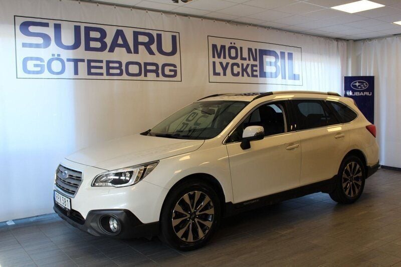 Vit Begagnad 2016 Subaru Outback SUV | 154 900 kr (Marknadspris) - Bild 1/4
