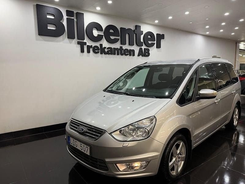 Grå Begagnad 2010 Ford Galaxy Trend Minibuss | 79 900 kr (Dyr) - Bild 1/4