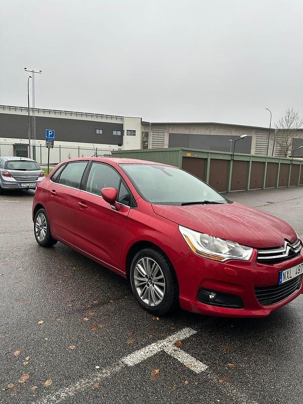 Begagnad 2013 Citroën C4 Halvkombi | 40 000 kr (Bra pris) - Bild 1/4